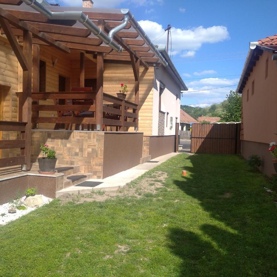 Demjén Kaptarko Apartmanhaz מראה חיצוני תמונה
